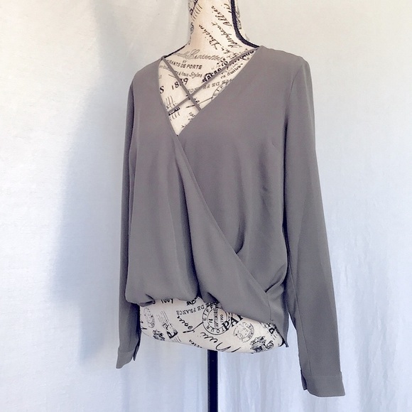 NWT F21 | Hi-Lo Blouse | S - Picture 2 of 4